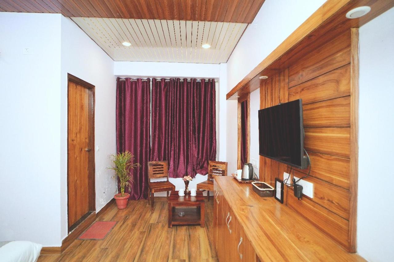 Hotel Kasauli View Cafe Restaurant Open Terrace Mountain View Kültér fotó