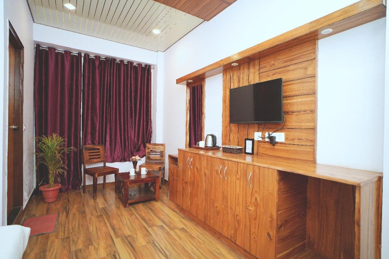 Hotel Kasauli View Cafe Restaurant Open Terrace Mountain View Kültér fotó
